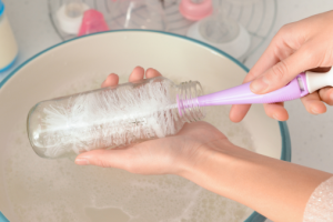 Bỏ Túi 3 Cách Vệ Sinh Bên Trong Chai Lọ Cực Sạch Bạn Nên Thử